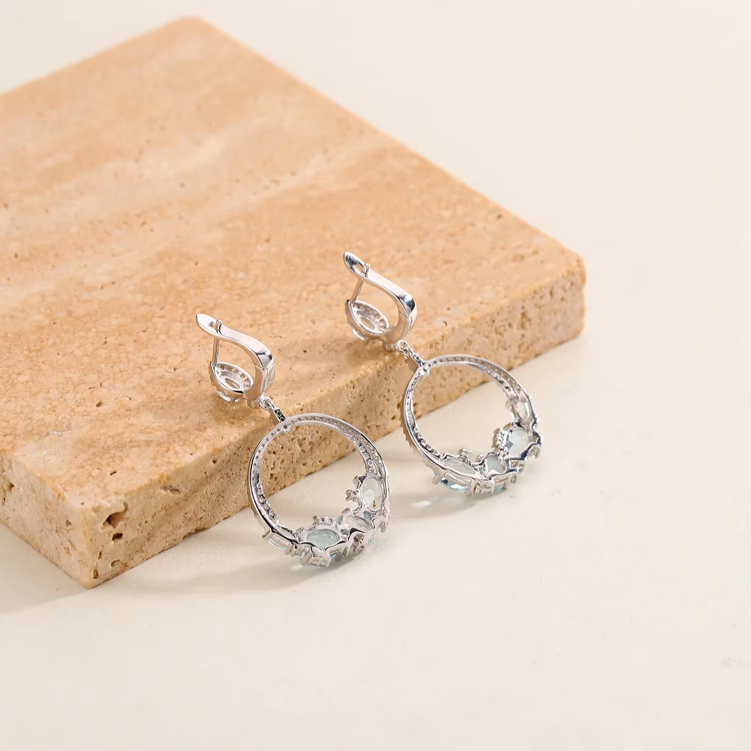 Brinco Ciel Argola de zircônias em Prata 925