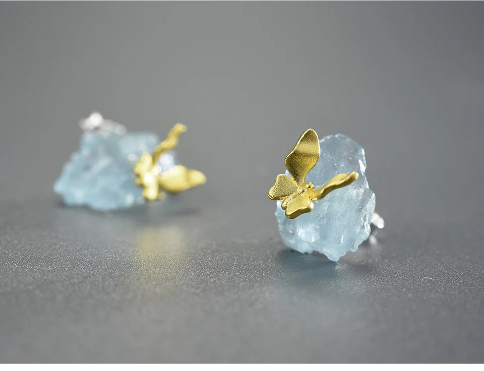 Brinco Borboleta em prata 925 com Acquamarine