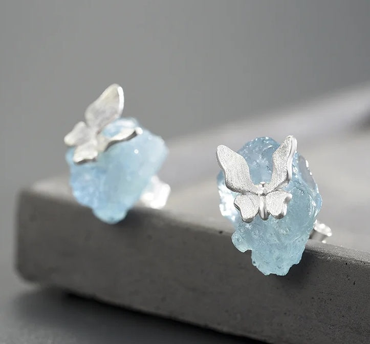 Brinco Borboleta em prata 925 com Acquamarine