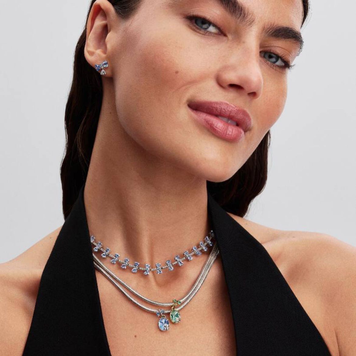 Brinco Caro Leitor coleção Bridgerton em Prata de lei 925