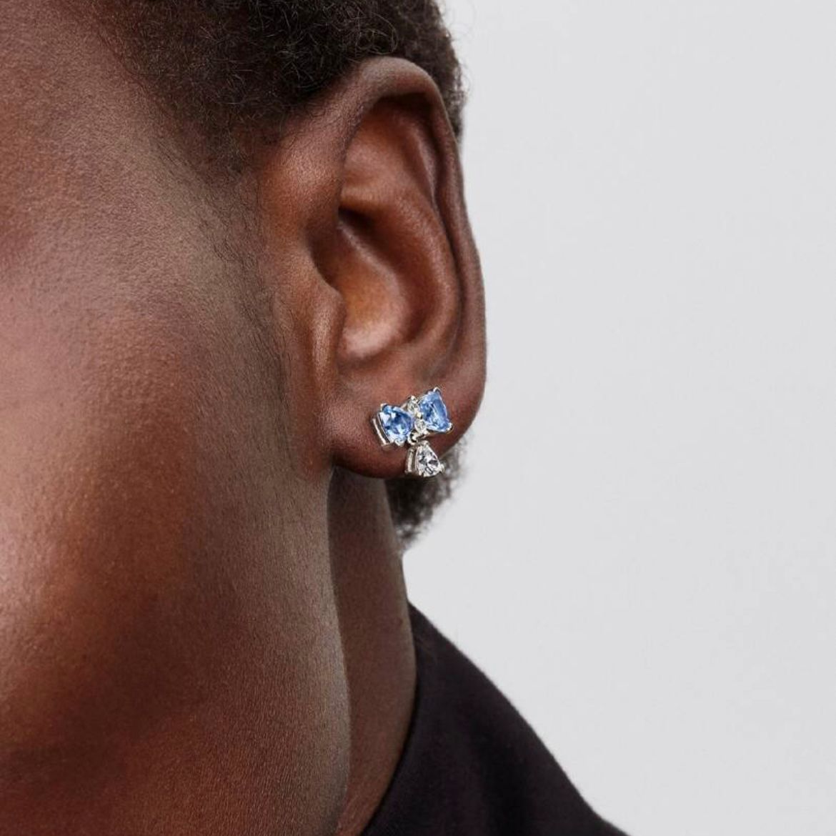 Brinco Caro Leitor coleção Bridgerton em Prata de lei 925